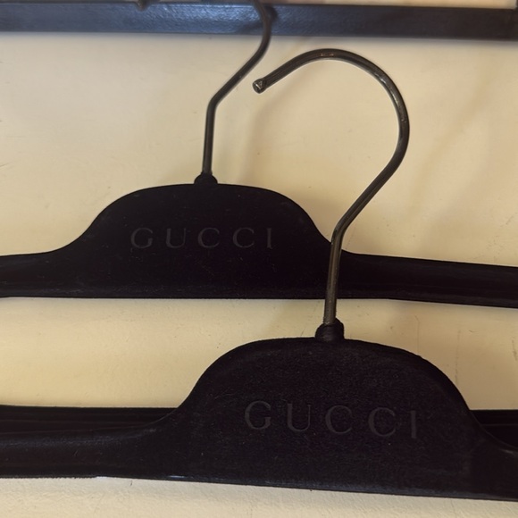 Gucci Closet Accessories for Elegant Storage set of 2 black velvet hangers